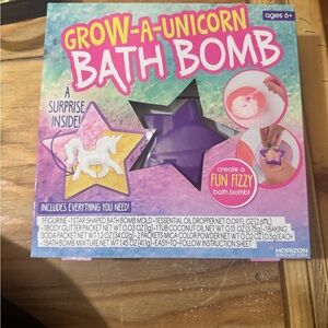 Grow-A-Unicorn Bath Bomb Kit - Purple